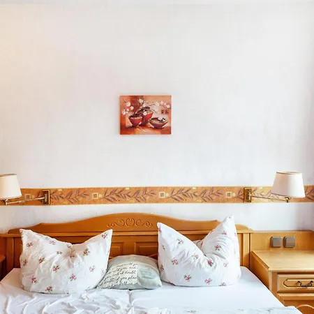 Und Frischhuette Pensjonat 3*