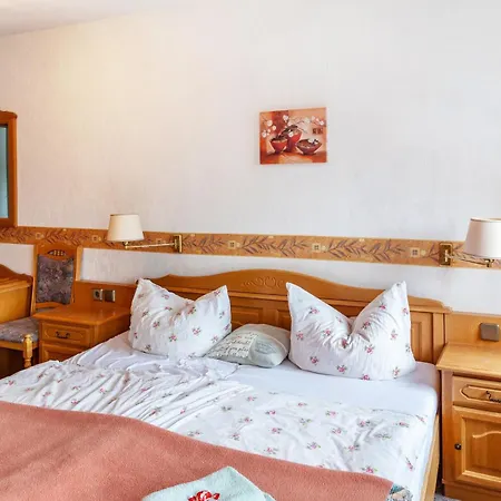 Pensjonat Und Frischhuette 3*