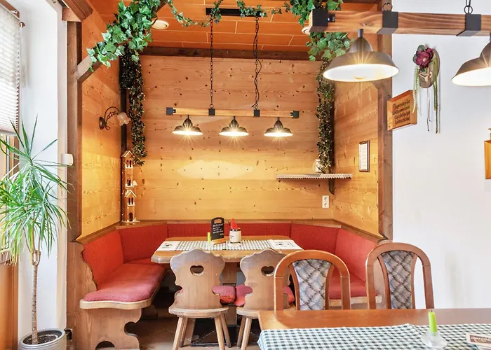 Πανσιόν Und Frischhuette 3*