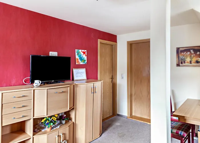 Πανσιόν Und Frischhuette 3*