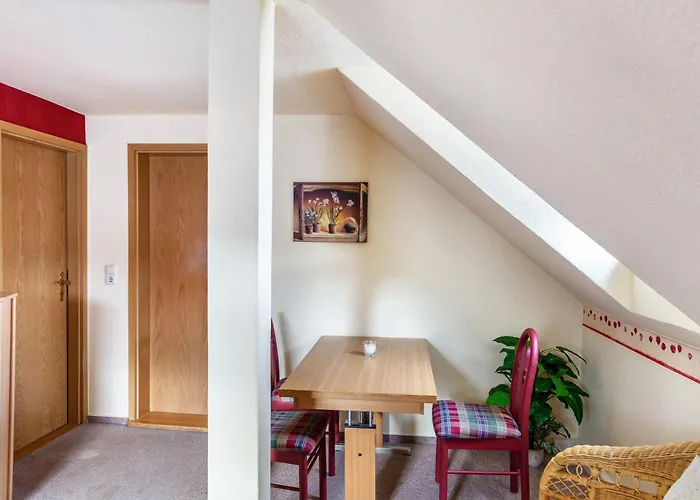 Und Frischhuette بيت ضيافة 3*