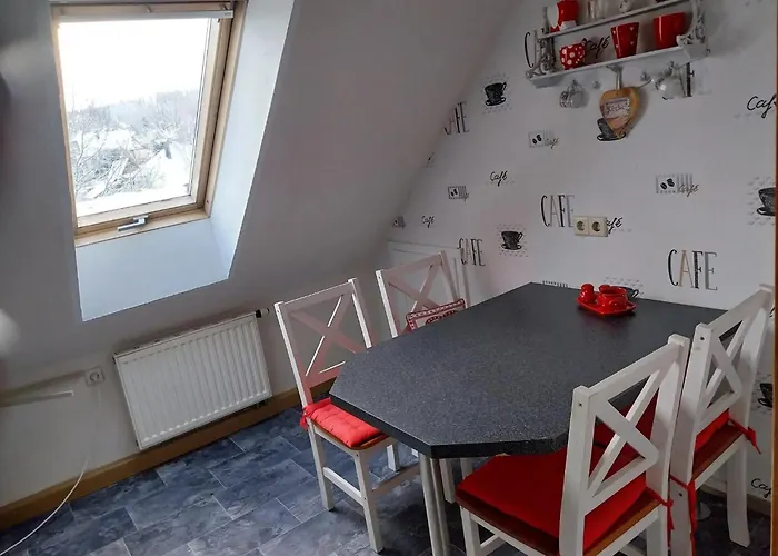 Und Frischhuette بيت ضيافة