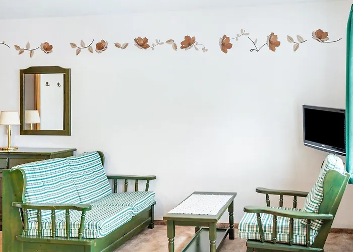 Und Frischhuette بيت ضيافة