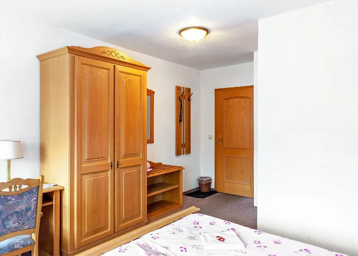 Und Frischhuette Πανσιόν