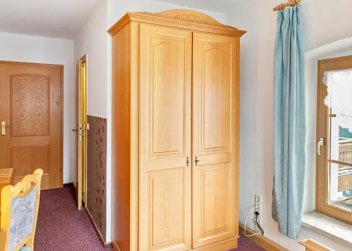 Πανσιόν Und Frischhuette