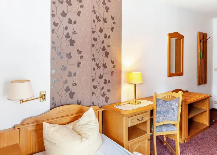 Und Frischhuette Πανσιόν 3*