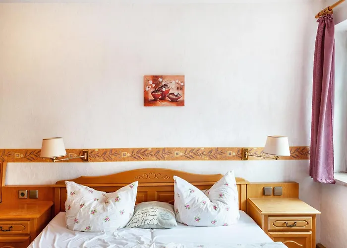 Und Frischhuette Πανσιόν 3*